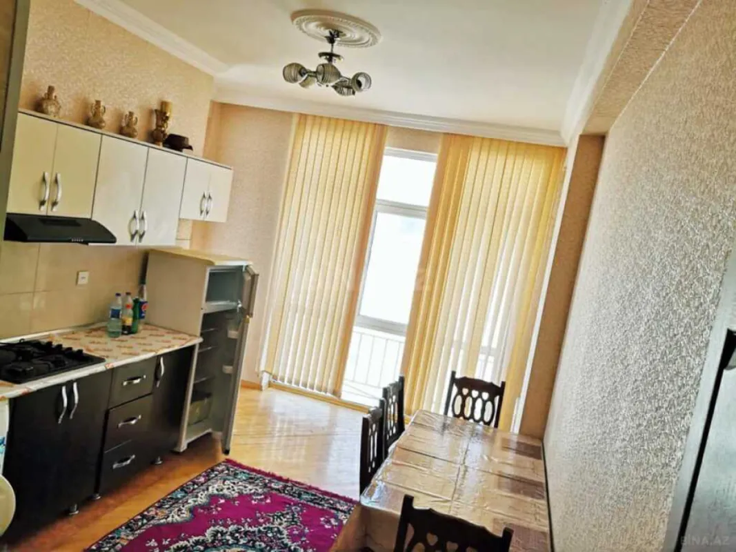 Kirayə verilir 3 otaqlı mənzil 130 m²