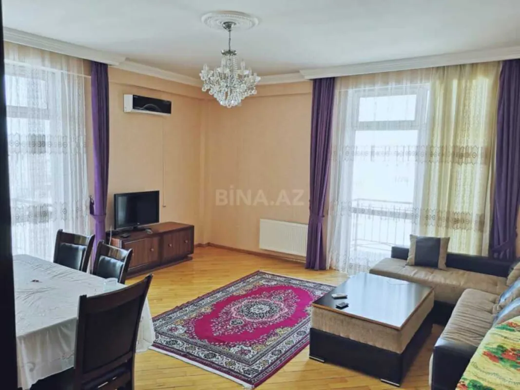Kirayə verilir 3 otaqlı mənzil 130 m²