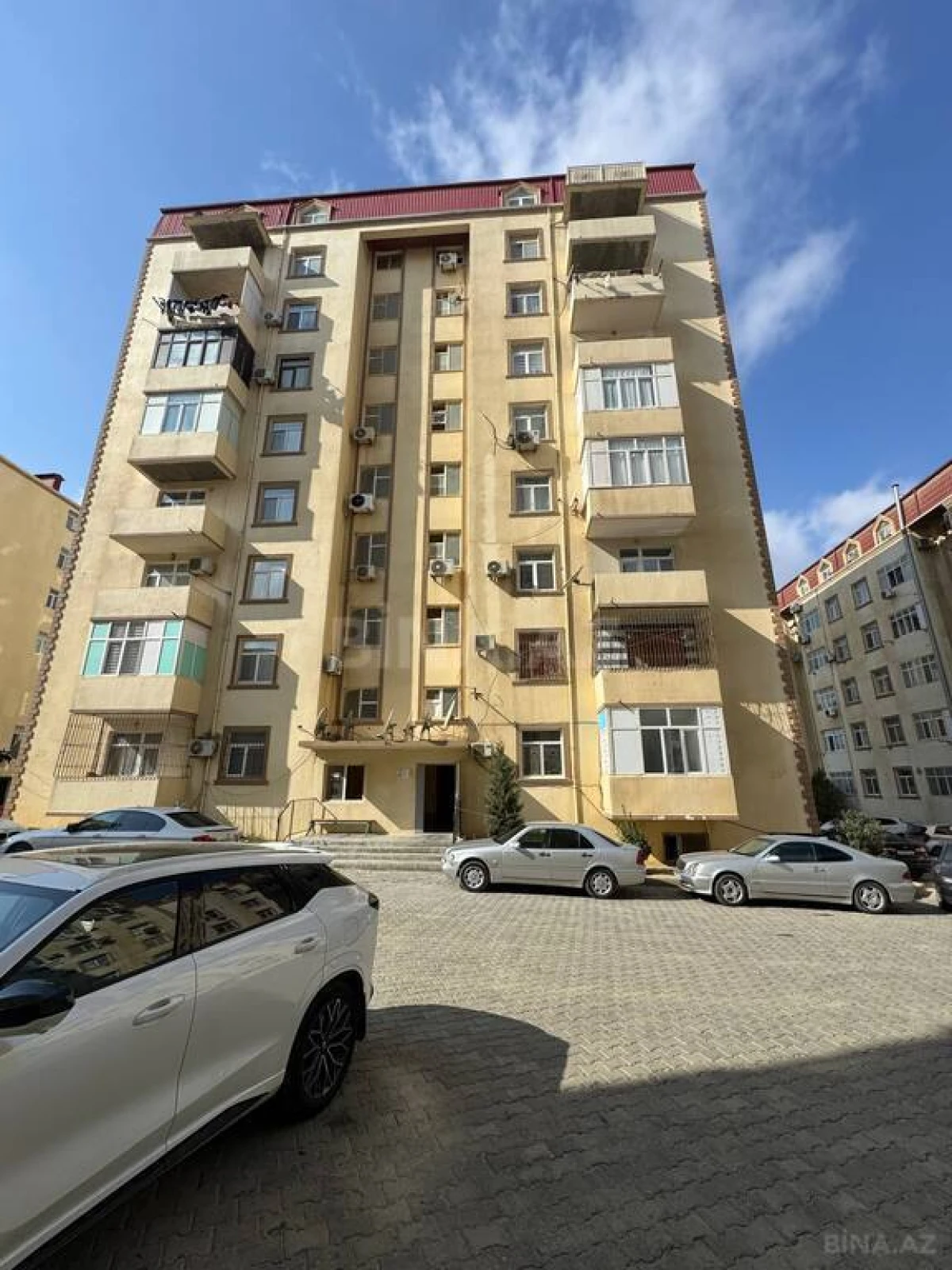 Satılır 3 otaqlı mənzil 92 m²