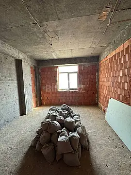 Satılır 3 otaqlı mənzil 92 m²