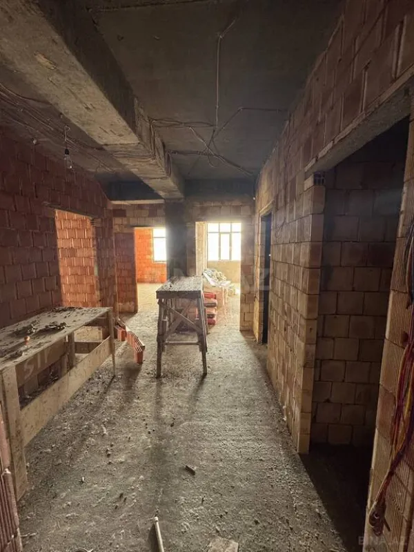 Satılır 3 otaqlı mənzil 92 m²