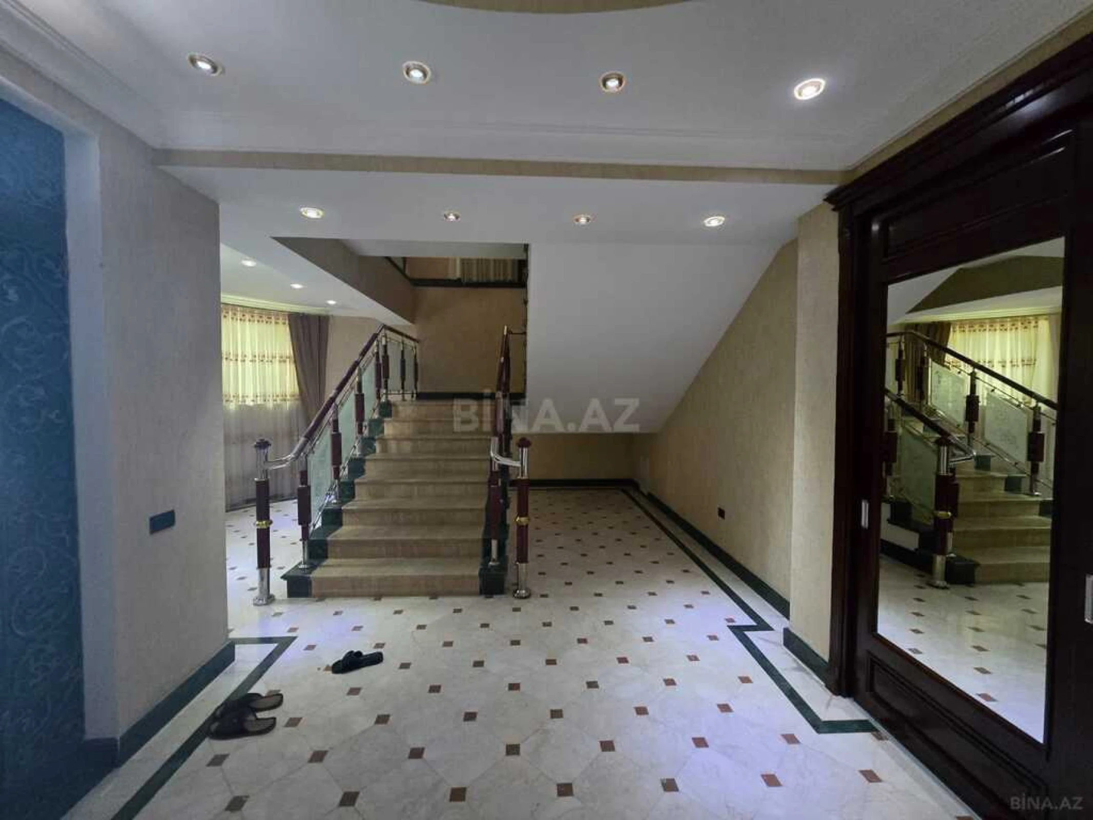 Satılır 6 otaqlı həyət evi 1000 m²