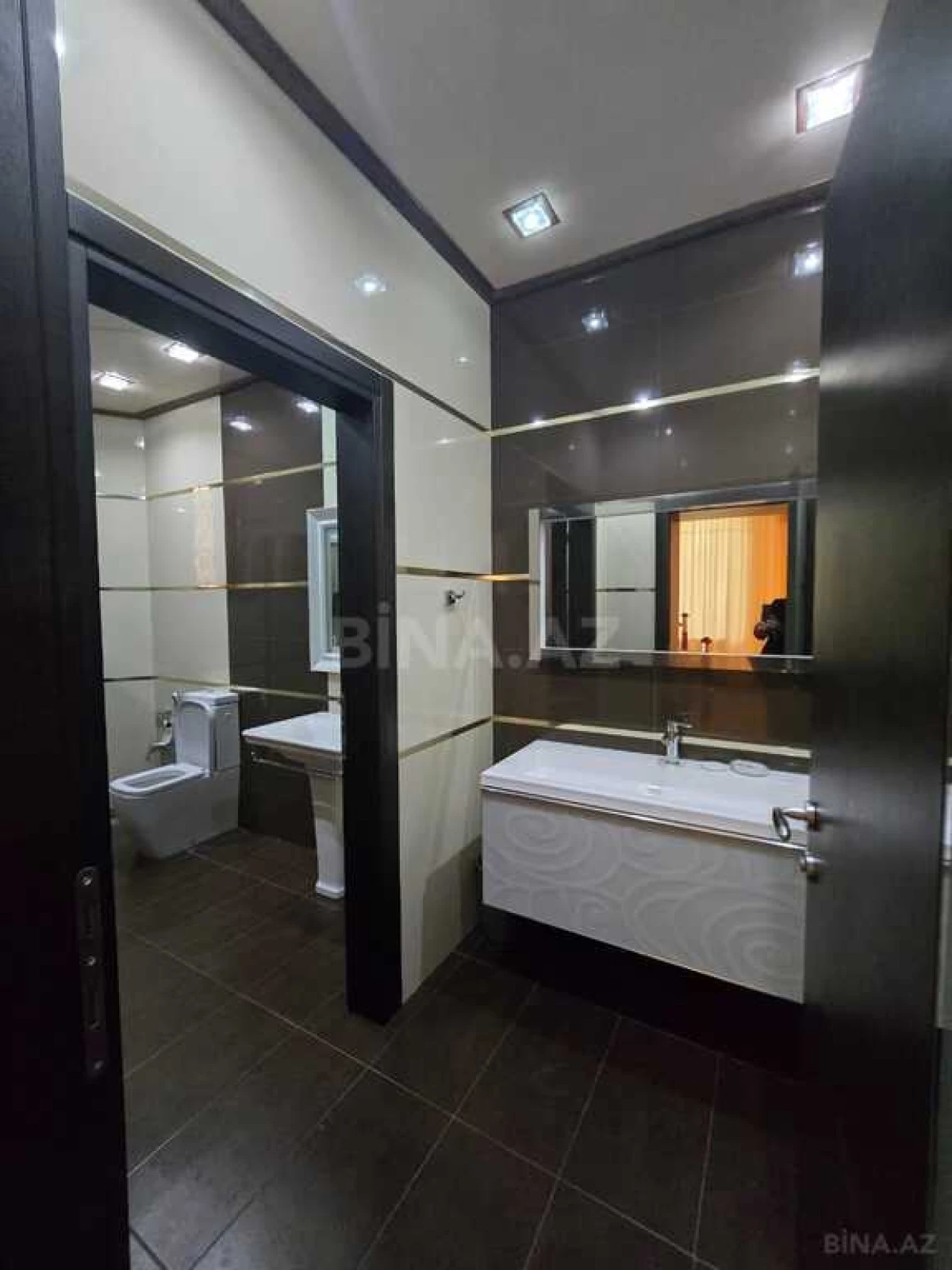 Satılır 6 otaqlı həyət evi 1000 m²