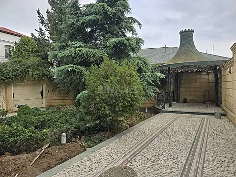 Satılır 6 otaqlı həyət evi 1000 m²