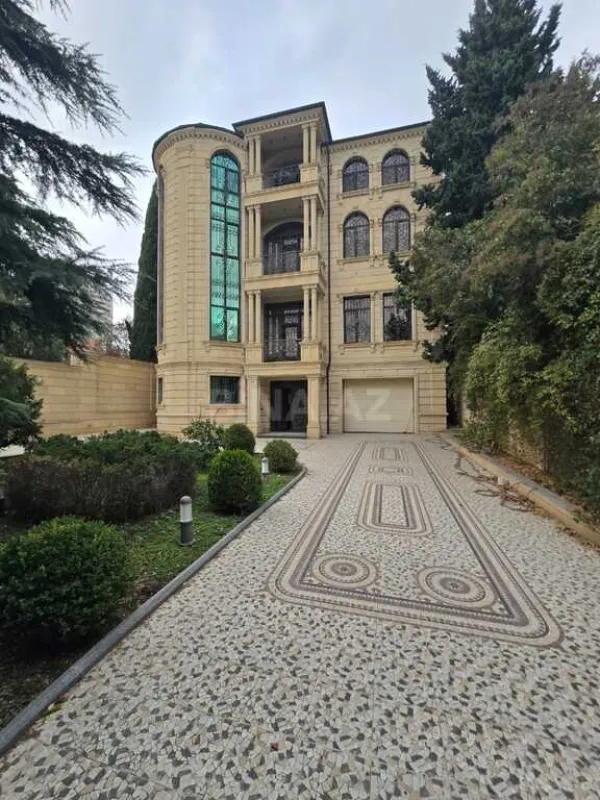 Satılır 6 otaqlı həyət evi 1000 m²