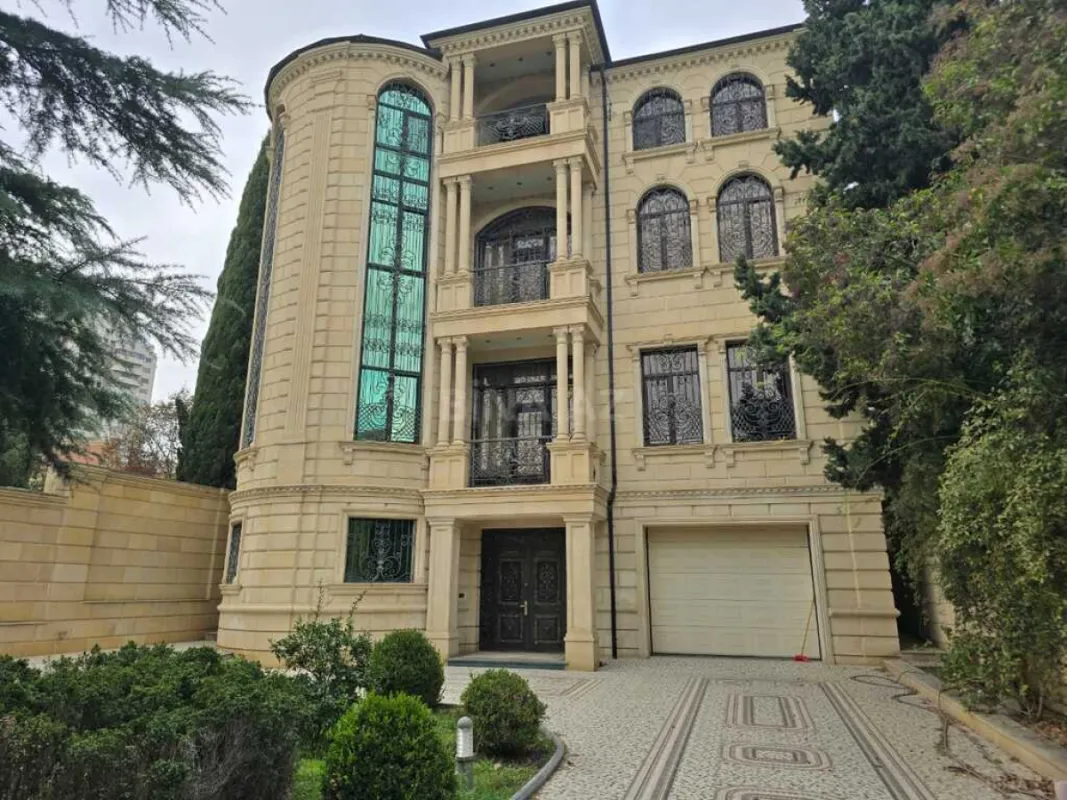 Satılır 6 otaqlı həyət evi 1000 m²