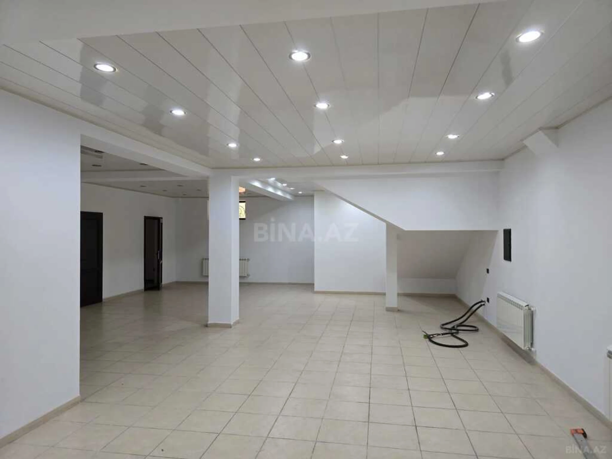 Satılır 6 otaqlı həyət evi 1000 m²