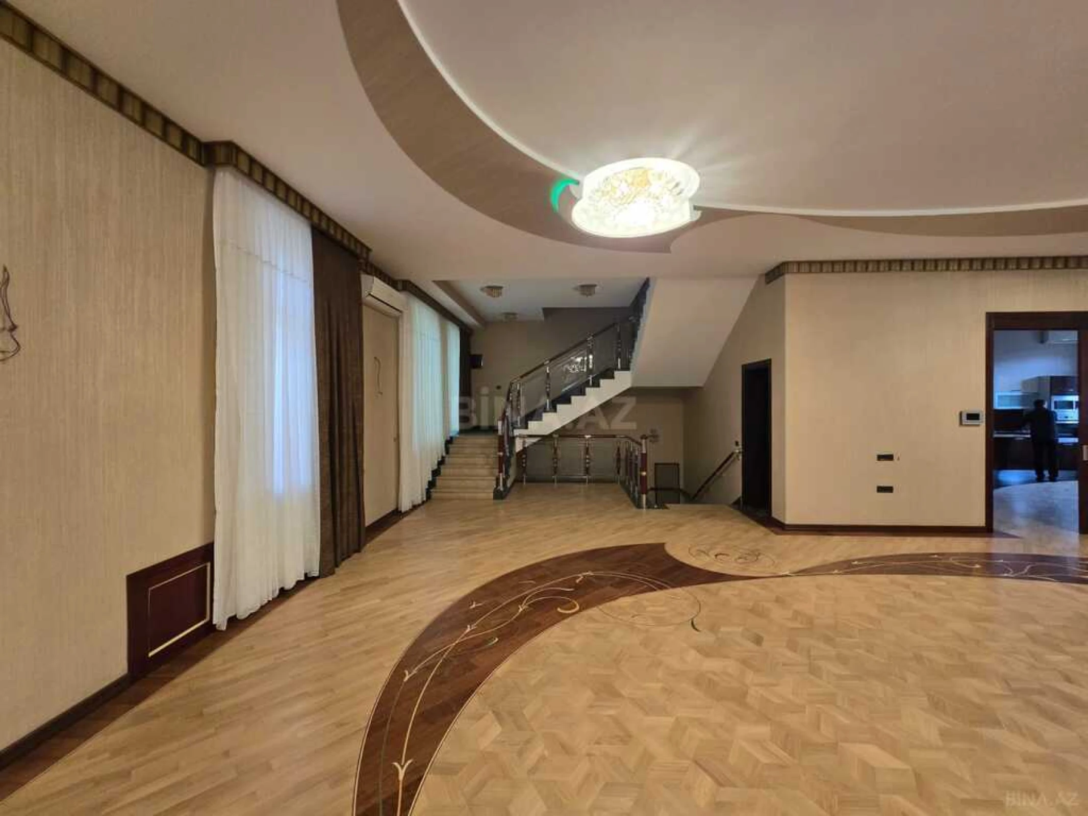 Satılır 6 otaqlı həyət evi 1000 m²