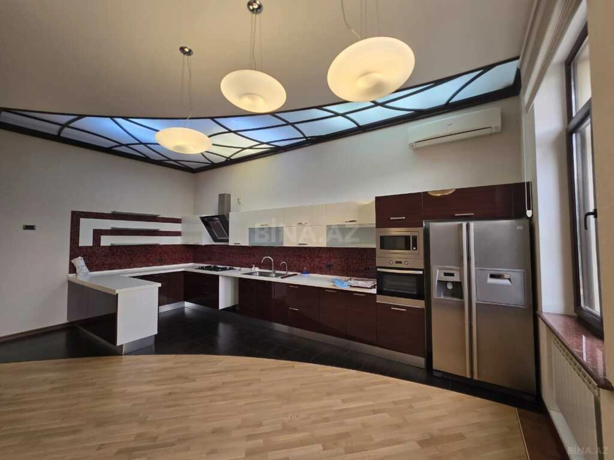 Satılır 6 otaqlı həyət evi 1000 m²