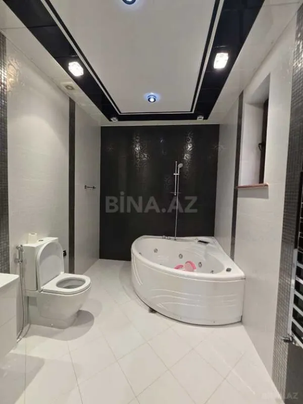 Satılır 6 otaqlı həyət evi 1000 m²