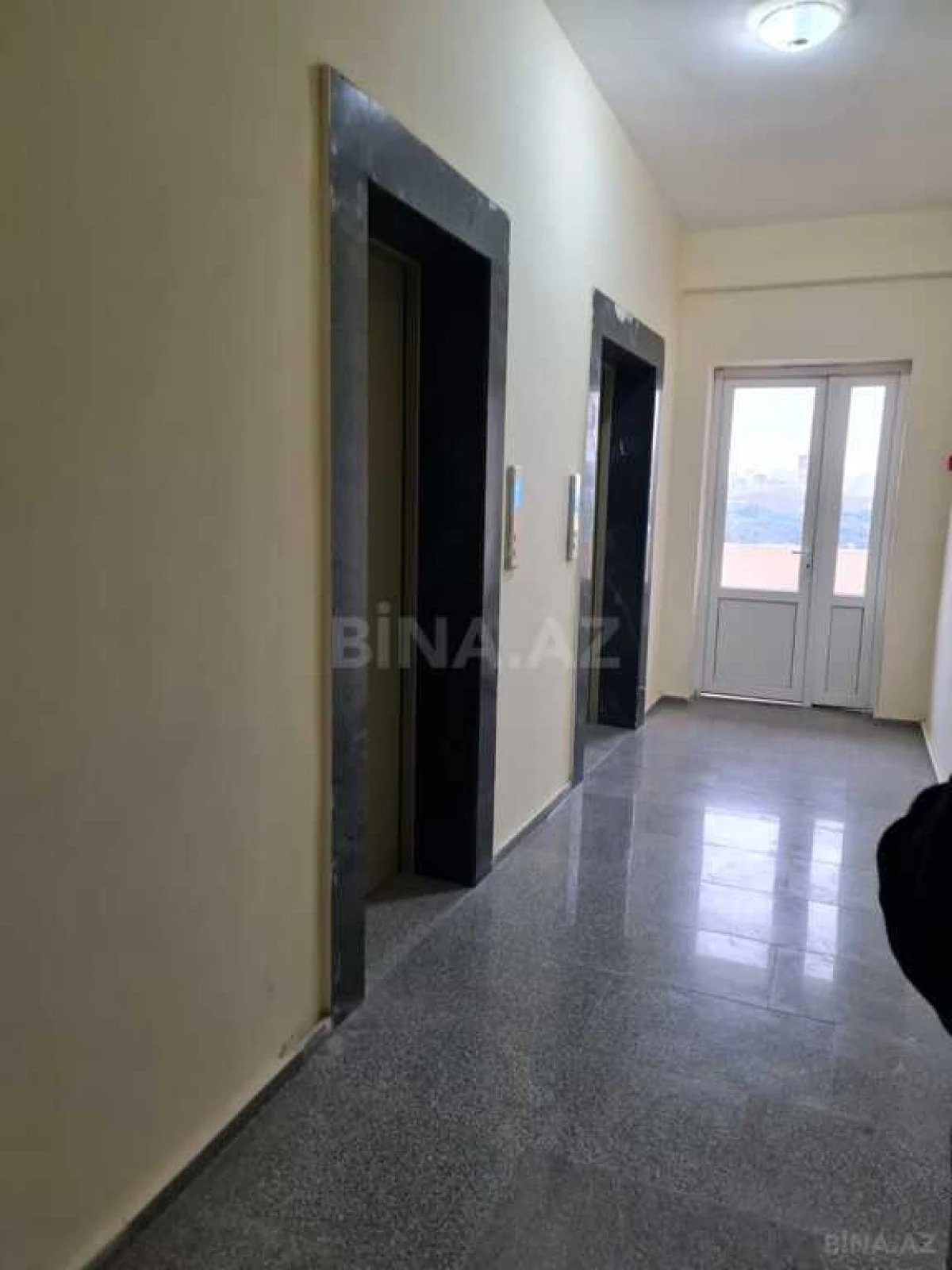 Kirayə verilir 3 otaqlı mənzil 125 m²