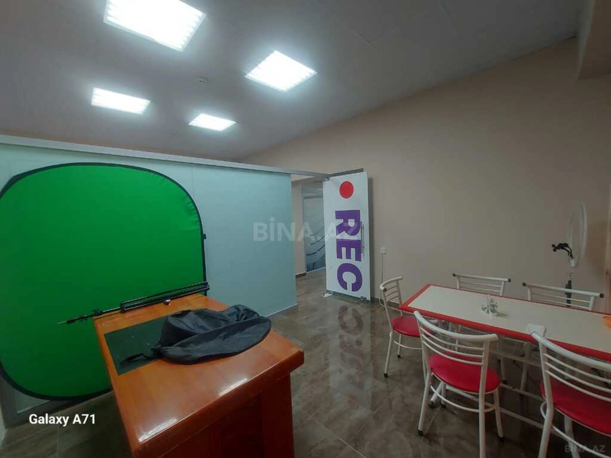 Kirayə verilir 5 otaqlı ofis 120 m²