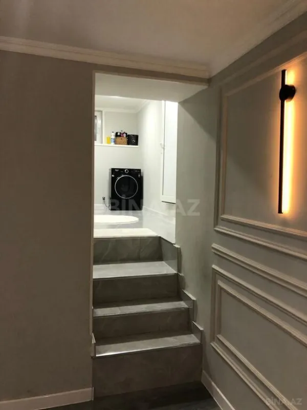 Satılır 7 otaqlı həyət evi 300 m²