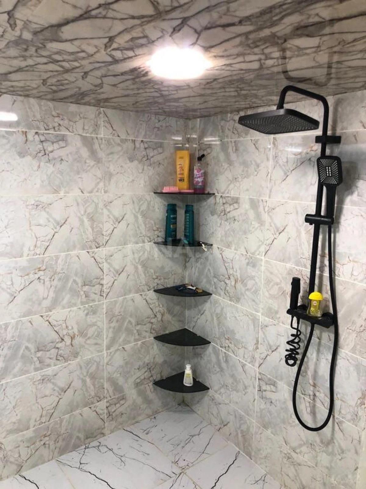 Satılır 7 otaqlı həyət evi 300 m²