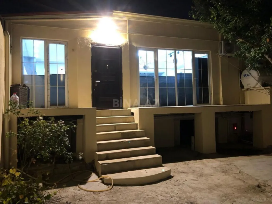 Satılır 7 otaqlı həyət evi 300 m²