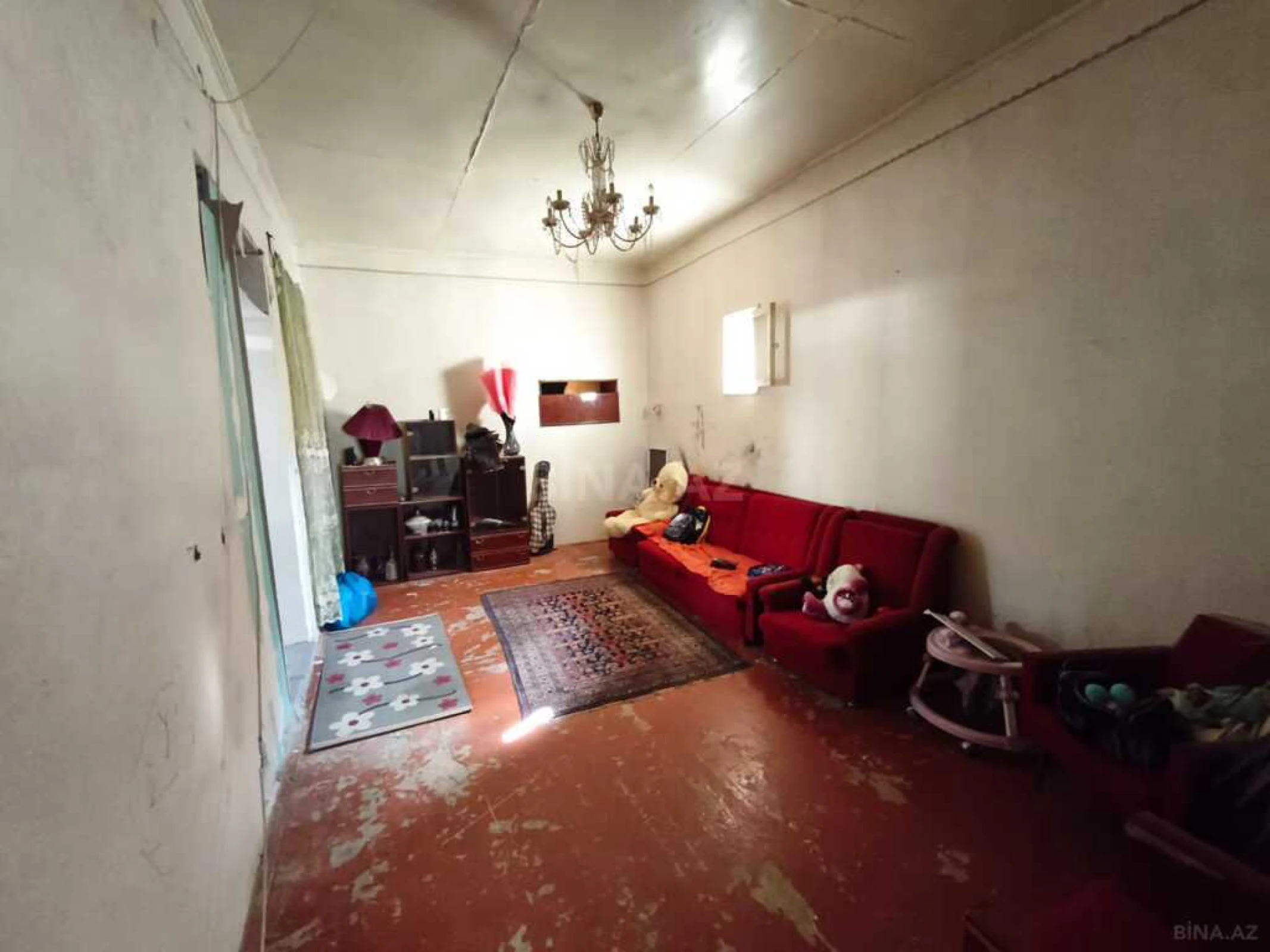 Satılır 7 otaqlı həyət evi 300 m²