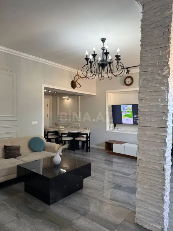 Satılır 7 otaqlı həyət evi 300 m²