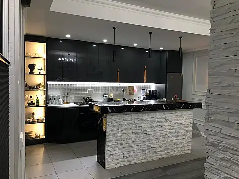 Satılır 7 otaqlı həyət evi 300 m²