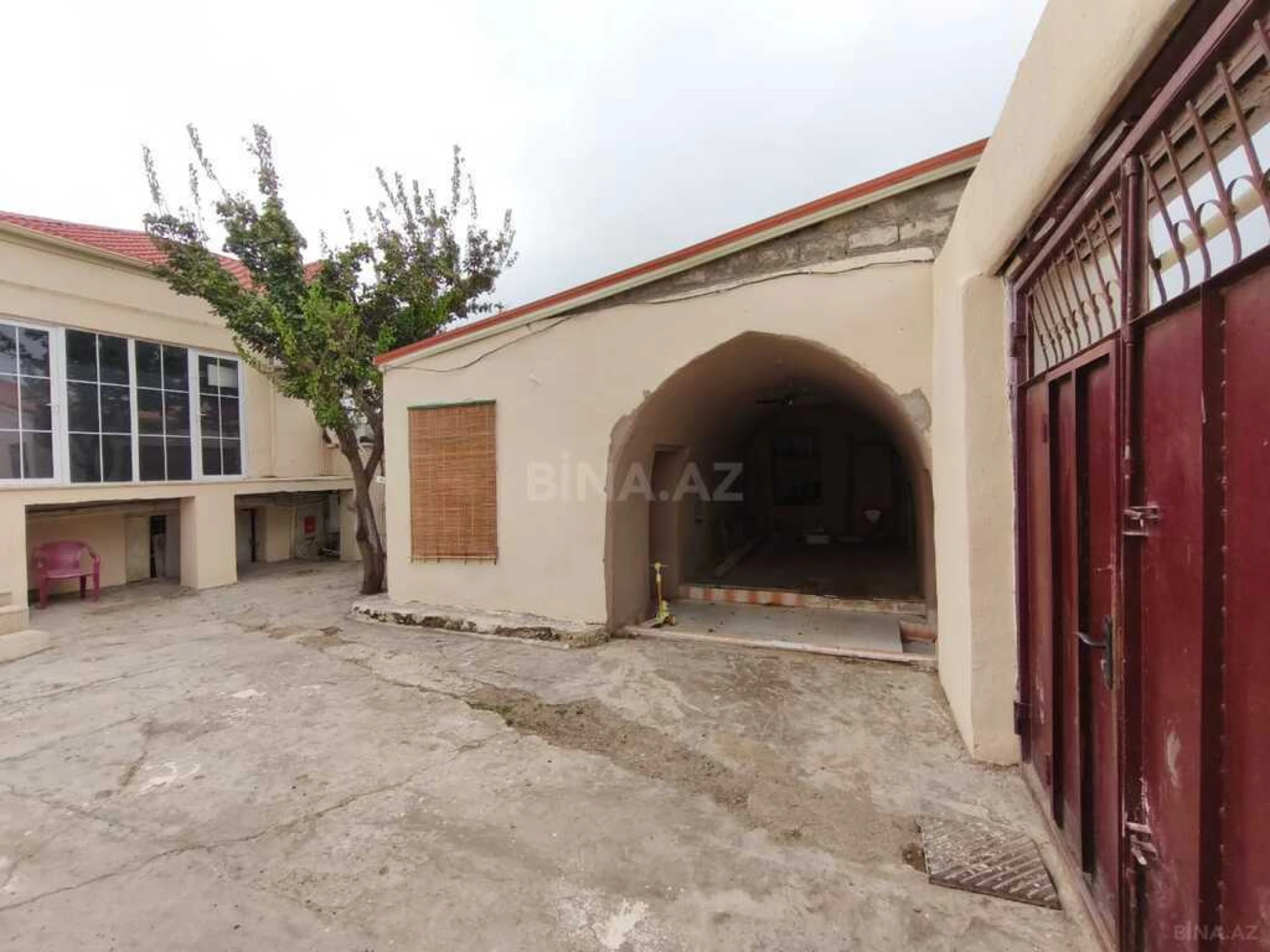 Satılır 7 otaqlı həyət evi 300 m²