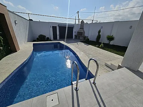 Satılır 4 otaqlı həyət evi 140 m²