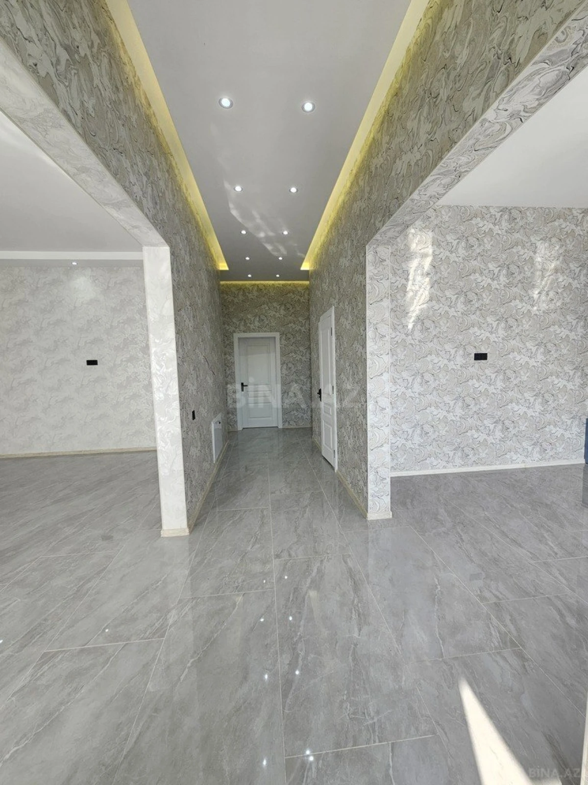 Satılır 4 otaqlı həyət evi 140 m²