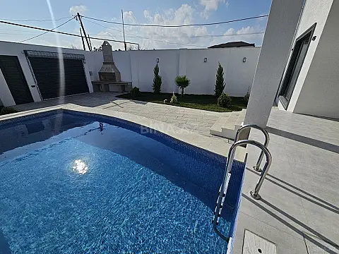 Satılır 4 otaqlı həyət evi 140 m²