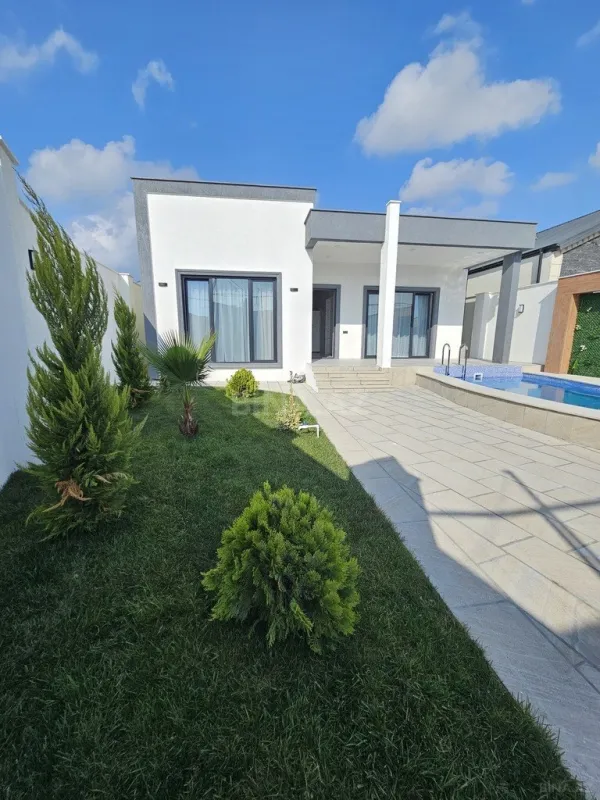 Satılır 4 otaqlı həyət evi 140 m²