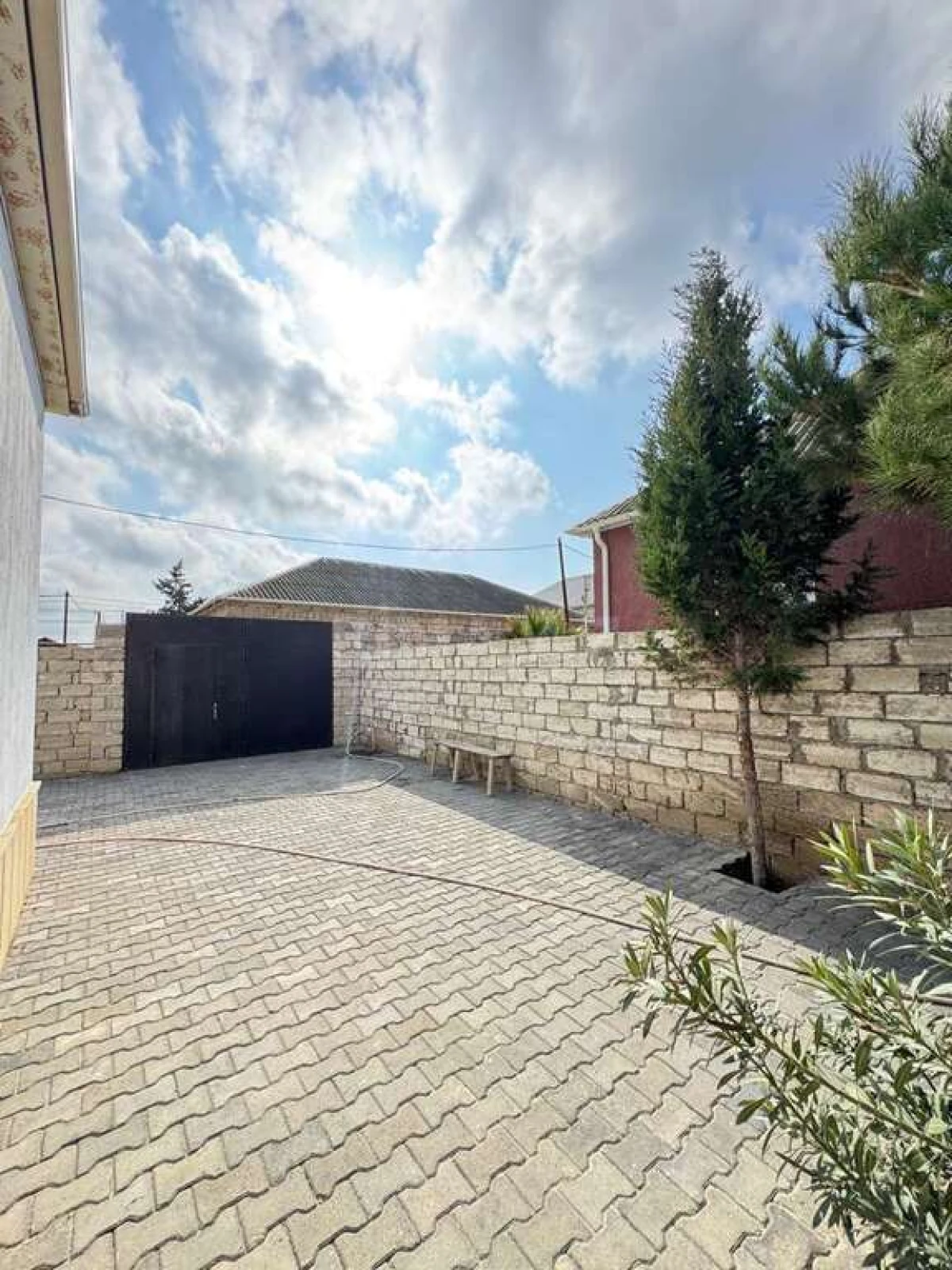 Satılır 3 otaqlı həyət evi 140 m²