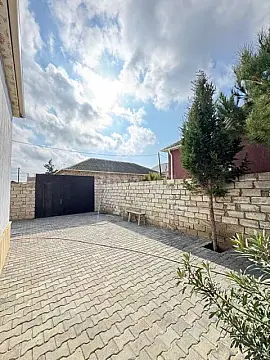 Satılır 3 otaqlı həyət evi 140 m²