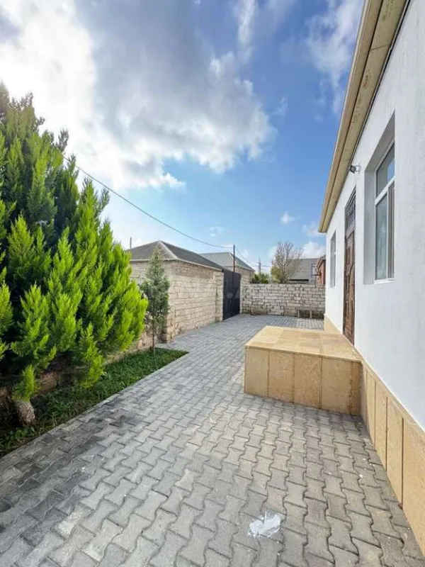 Satılır 3 otaqlı həyət evi 140 m²