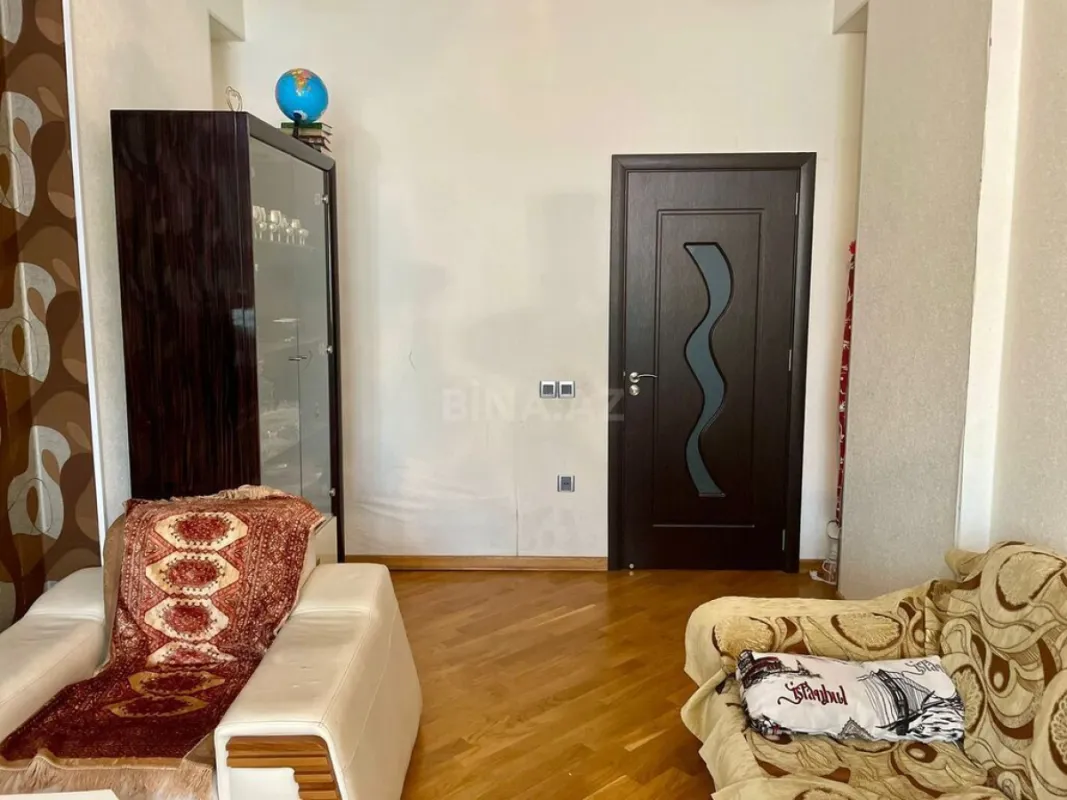 Satılır 2 otaqlı mənzil 91 m²
