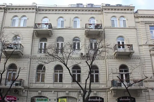 Kirayə verilir 3 otaqlı mənzil 90 m² — Bakı, Sahil qəs. 3 otaq 90.00 m²