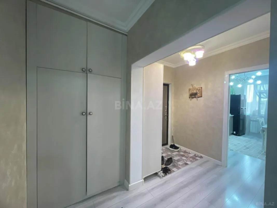 Satılır 4 otaqlı mənzil 100 m²