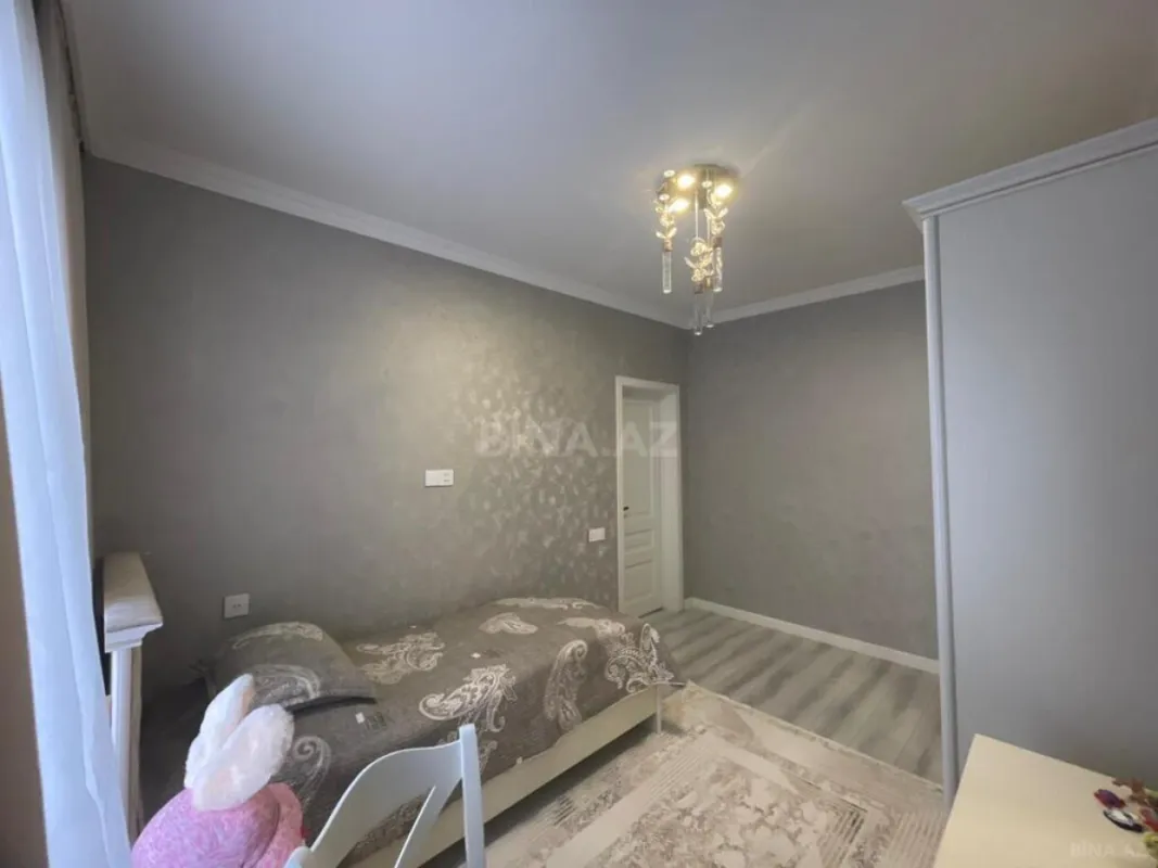 Satılır 4 otaqlı mənzil 100 m²