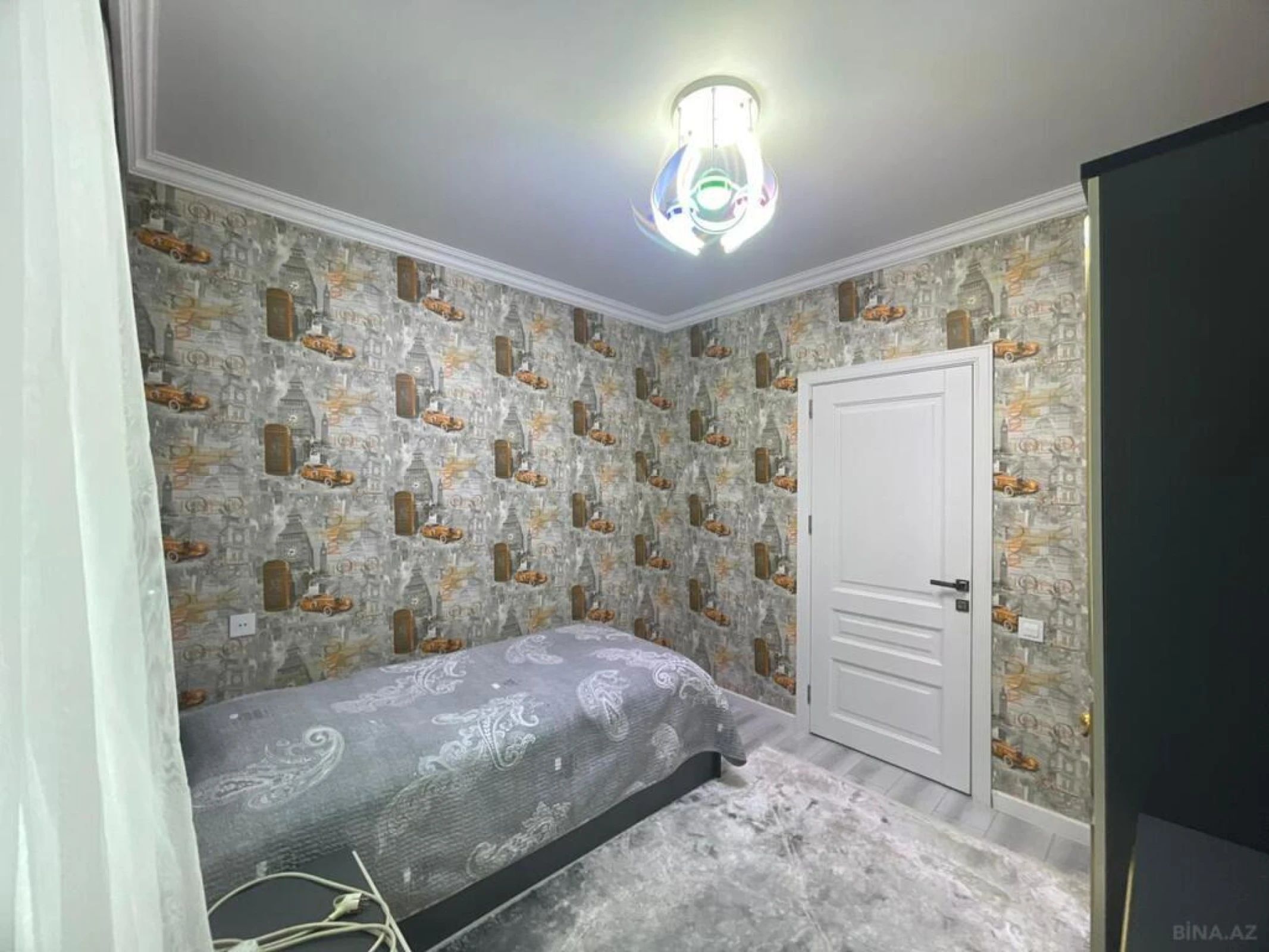 Satılır 4 otaqlı mənzil 100 m²