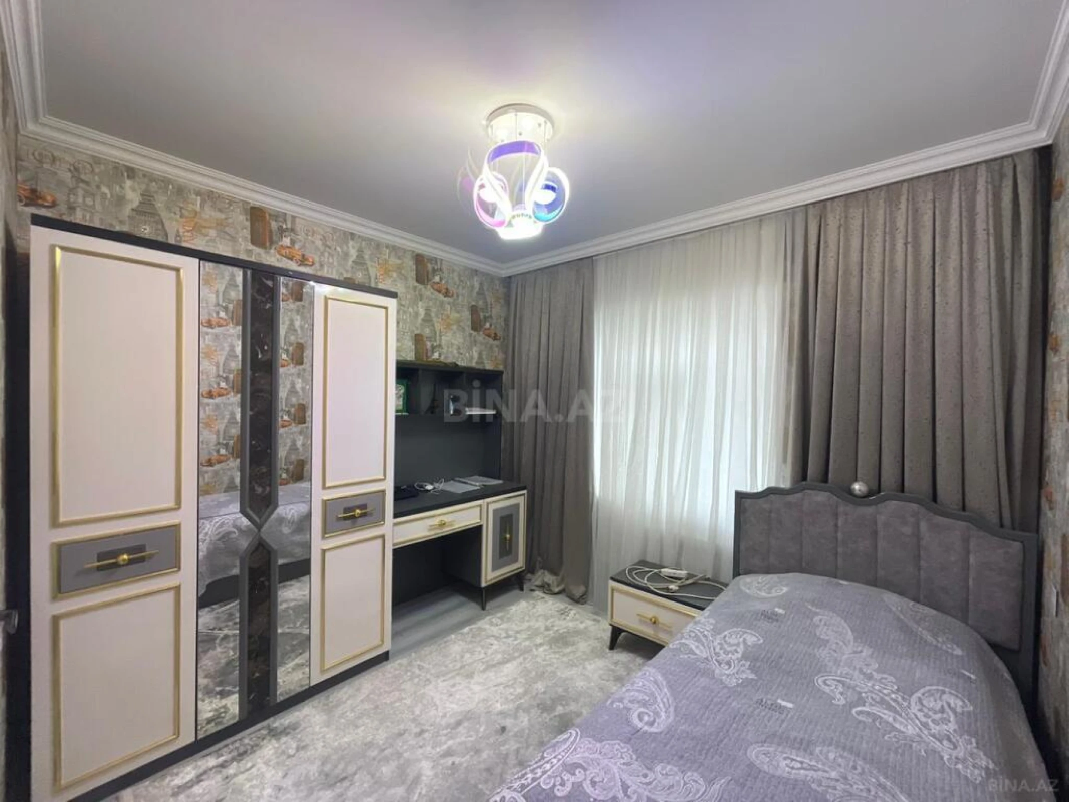 Satılır 4 otaqlı mənzil 100 m²