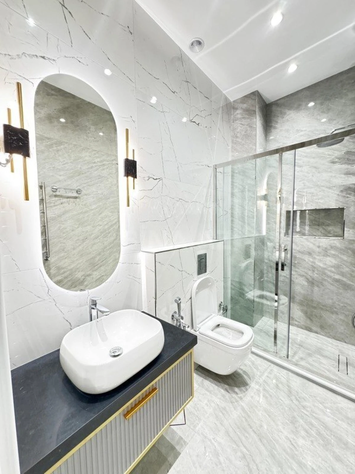 Kirayə verilir 3 otaqlı mənzil 150 m²