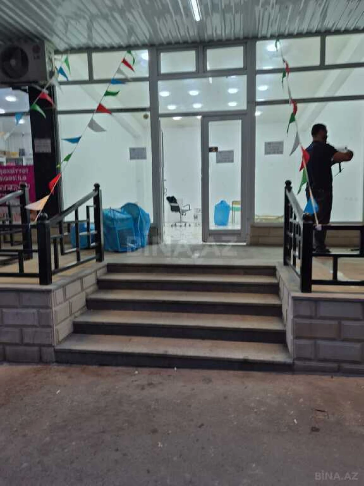 Satılır obyekt 1100 m²