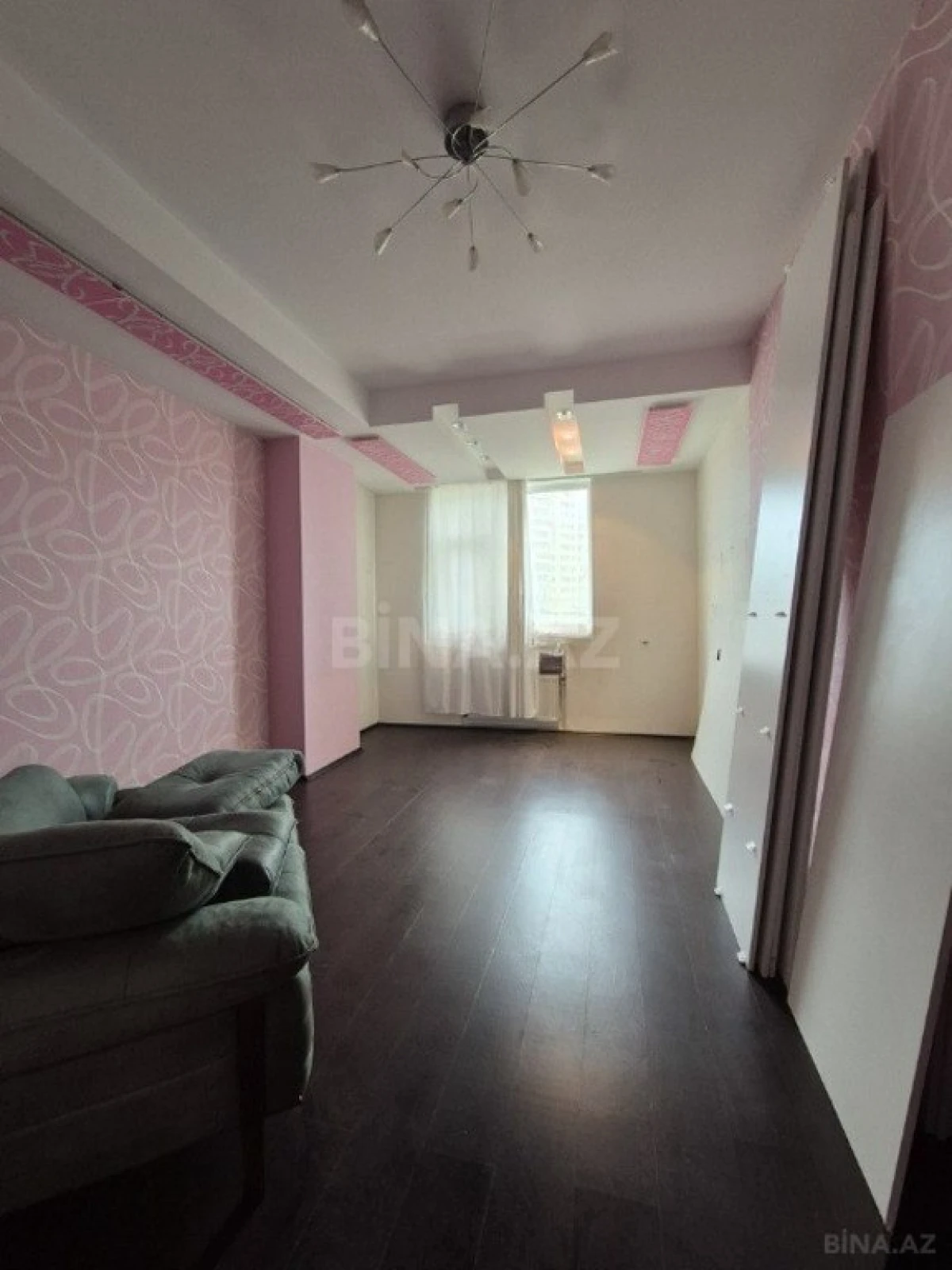 Satılır 4 otaqlı mənzil 160 m²