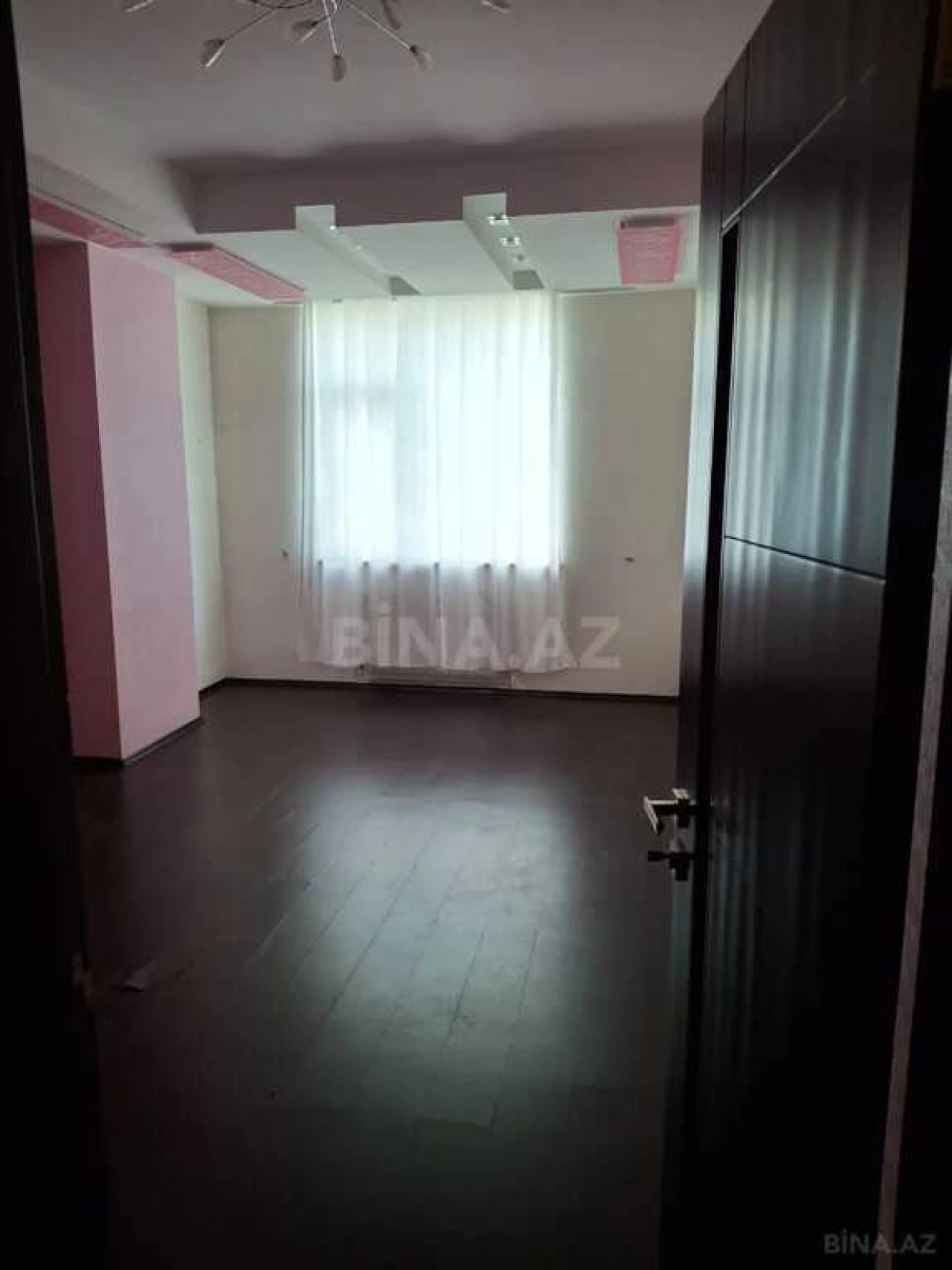 Satılır 4 otaqlı mənzil 160 m²