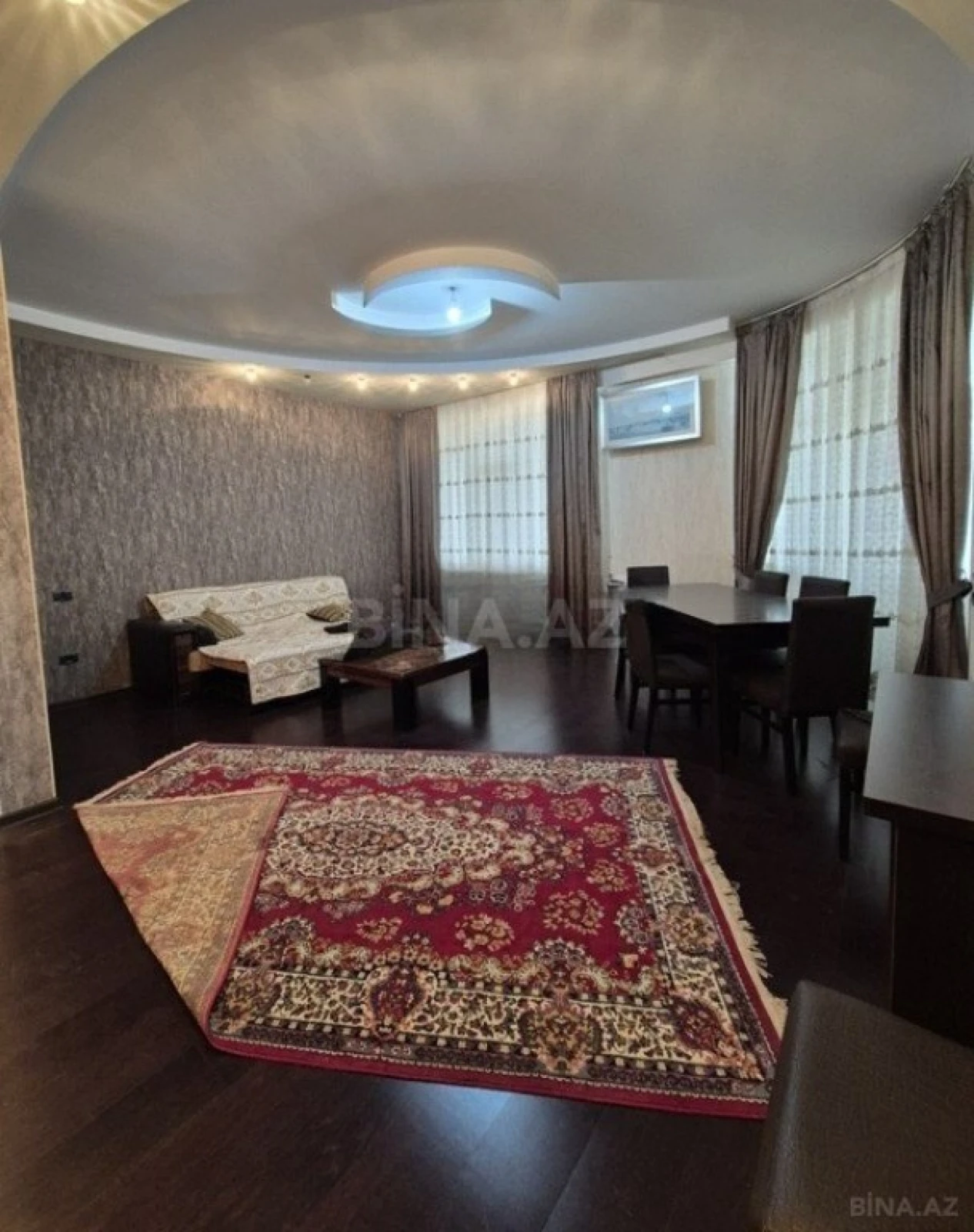 Satılır 4 otaqlı mənzil 160 m²
