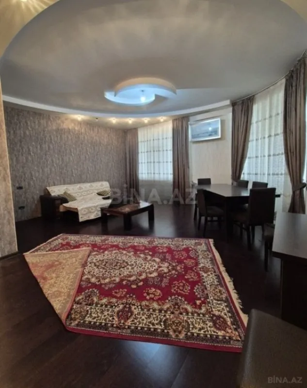 Satılır 4 otaqlı mənzil 160 m²