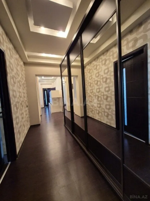 Satılır 4 otaqlı mənzil 160 m²