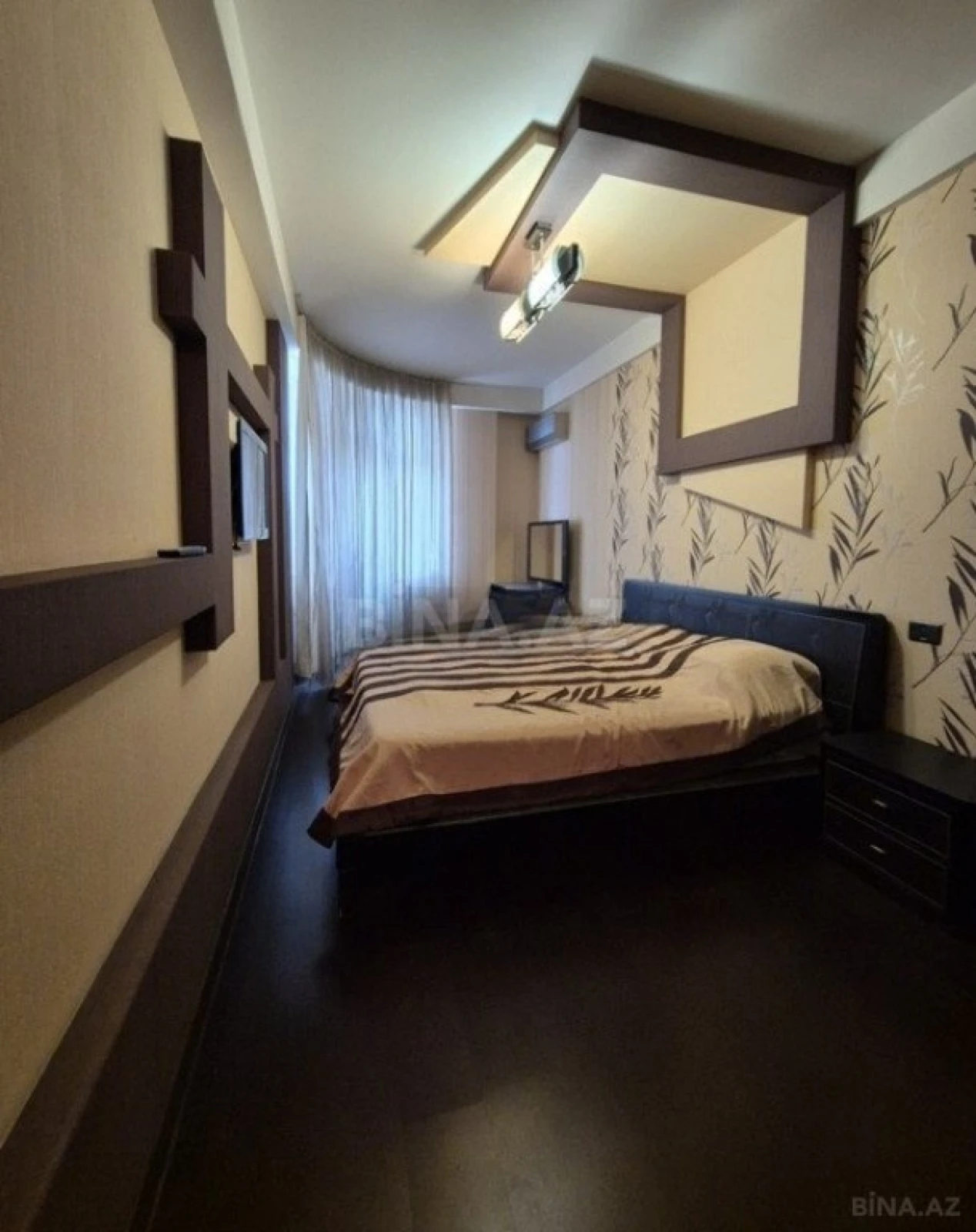 Satılır 4 otaqlı mənzil 160 m²