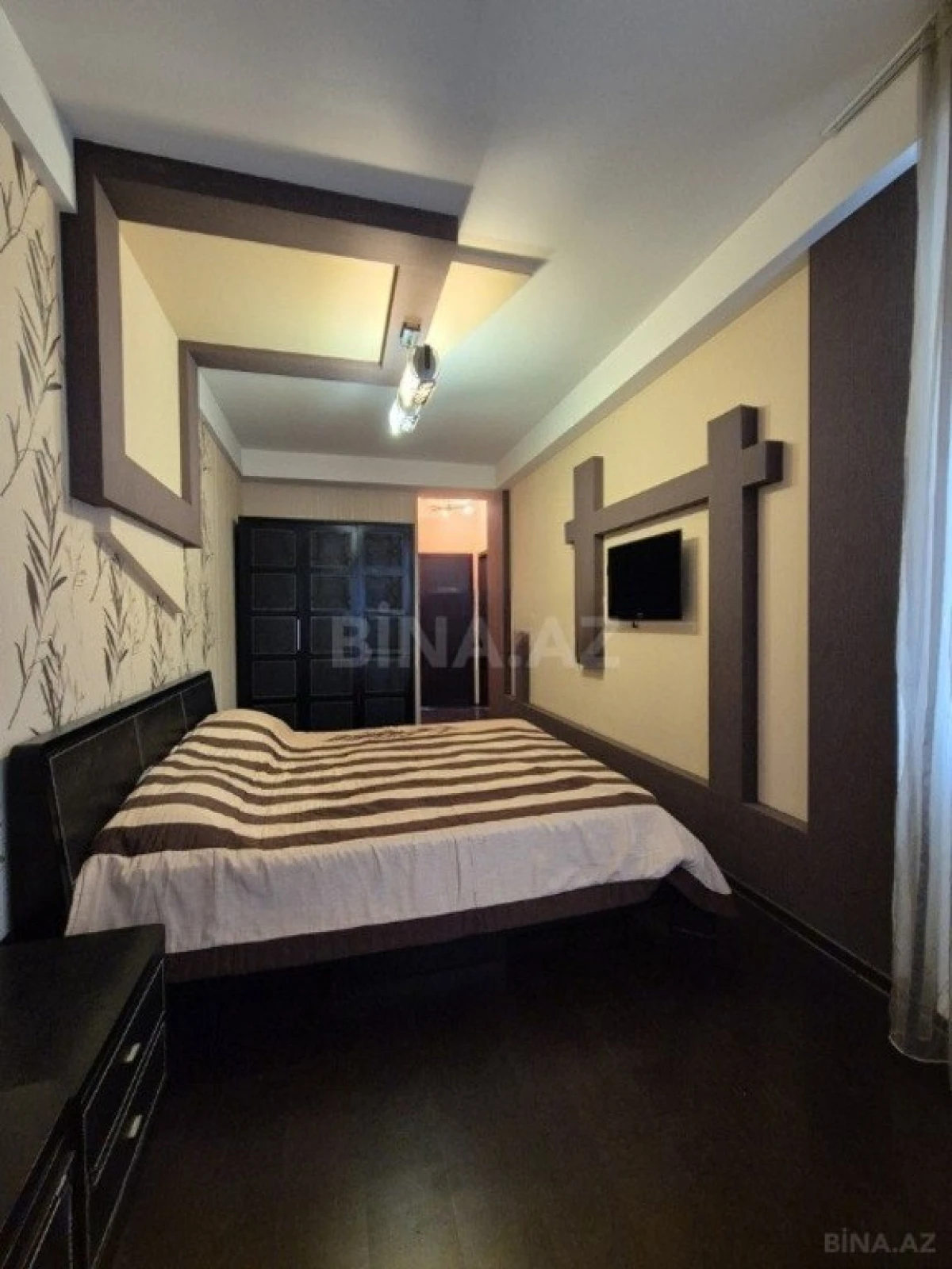 Satılır 4 otaqlı mənzil 160 m²