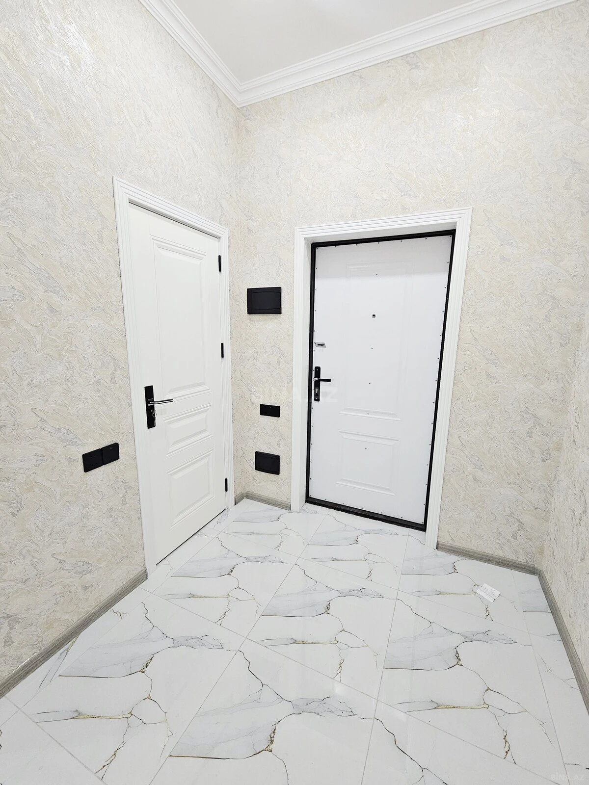 Satılır 2 otaqlı mənzil 73 m²