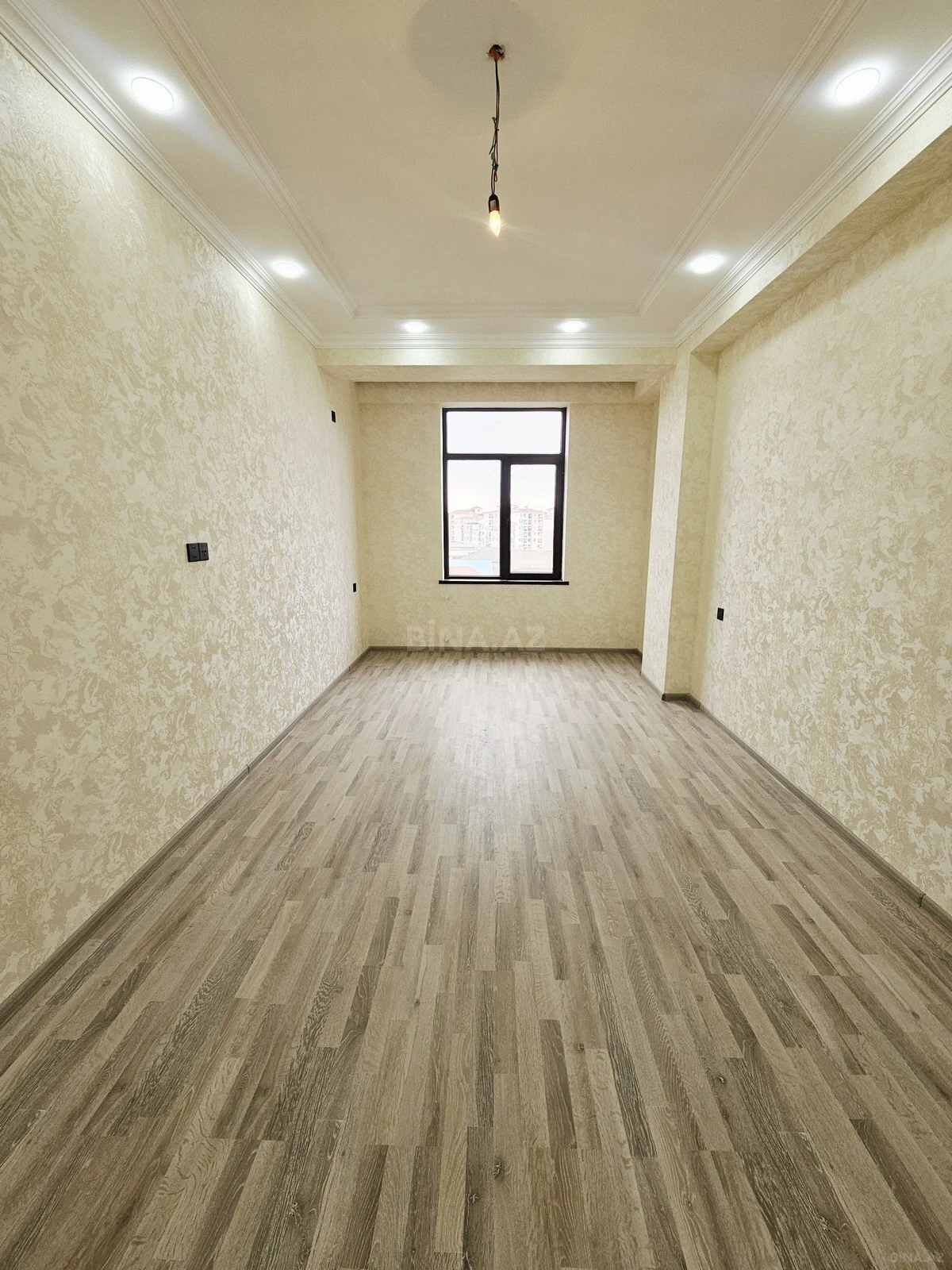 Satılır 2 otaqlı mənzil 73 m²