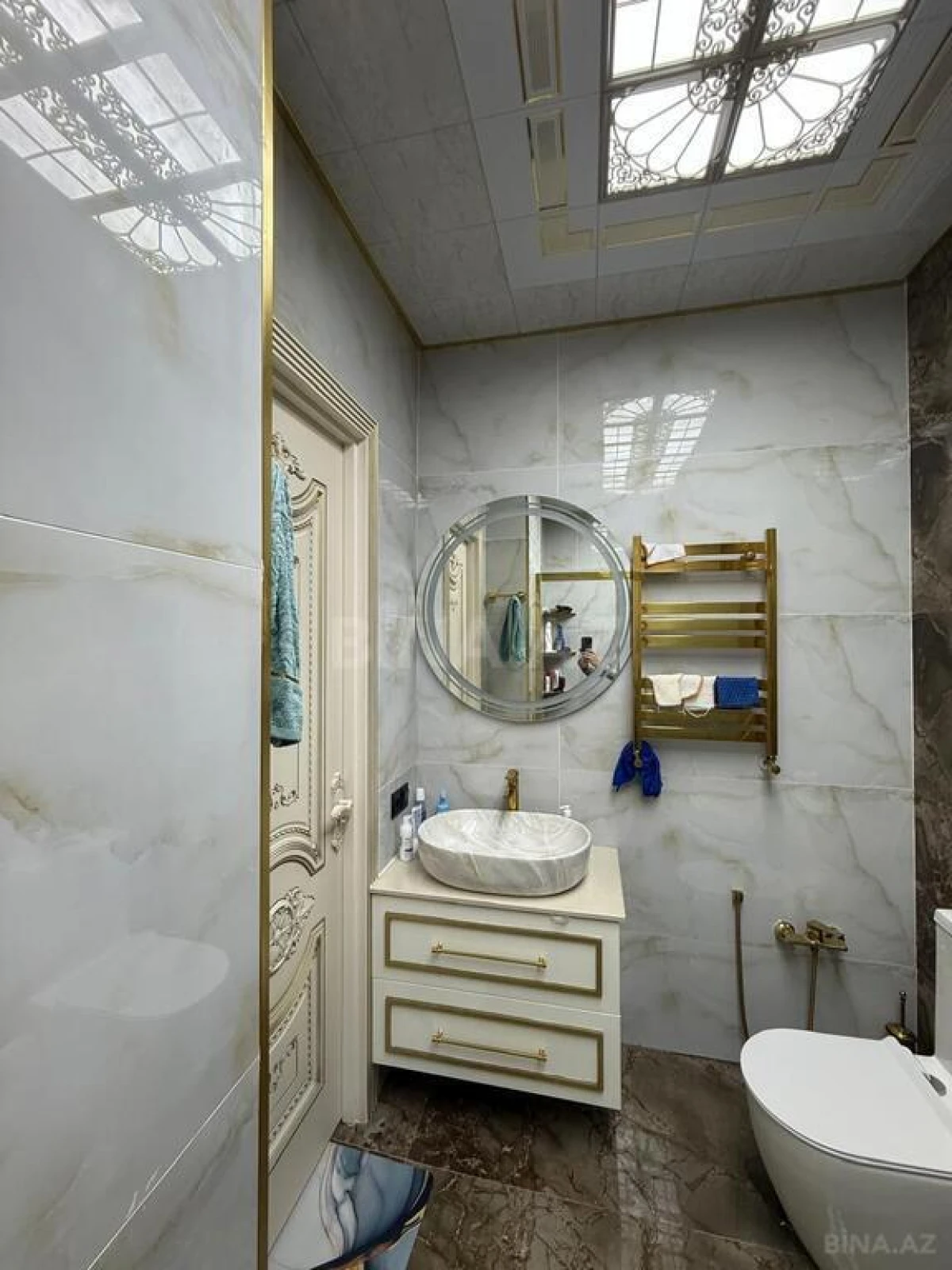 Satılır 3 otaqlı mənzil 147 m²