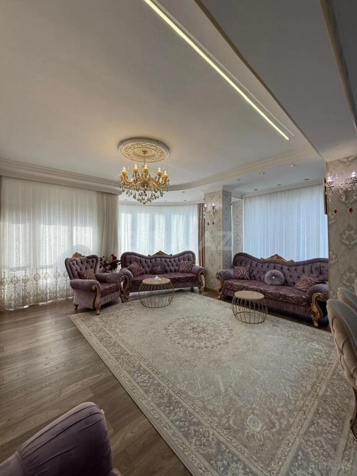 Satılır 3 otaqlı mənzil 147 m²