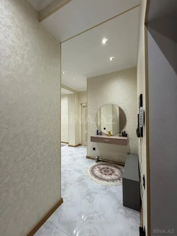 Satılır 3 otaqlı mənzil 147 m²